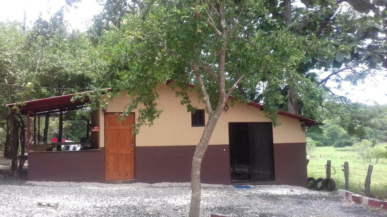 Villa De Los Monos, Casitas Equipadas Matapalo  Exterior photo